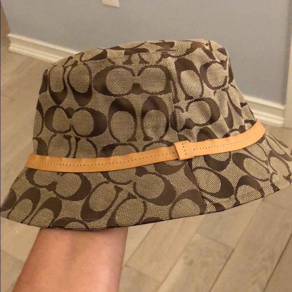 Coach tab bucket hat